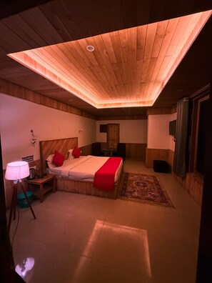 Double Room, Mountain View | Laptop workspace, free WiFi