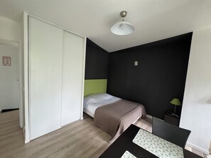 1 dormitori, wifi i roba de llit