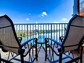 Property grounds - 5 STAR WATERFRONT CONDO,3BR,2BATH,POOL HOTTUB PANORAMIC VIEWS.
RATES REDUCED (Clearwater)