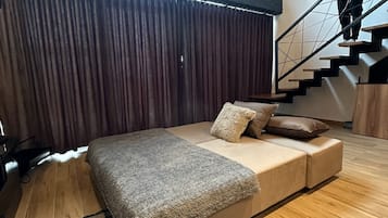 1 slaapkamer, een strijkplank/strijkijzer, reisbedje, wifi