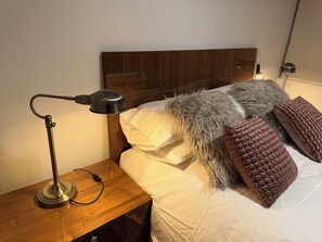3 bedrooms, desk, iron/ironing board, WiFi