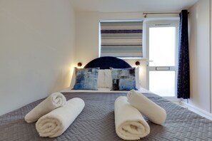1 slaapkamer, een strijkplank/strijkijzer, gratis wifi, beddengoed