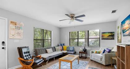 Guesthouse in High Springs with jacuzzi tub, Walk to downtown, Close to Springs!