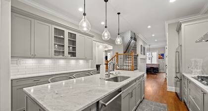 Spacious 5-bedroom house with WiFi, AC in delightful InTown Atlanta.