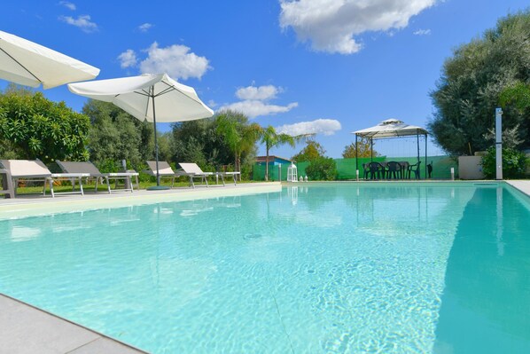 House | Pool