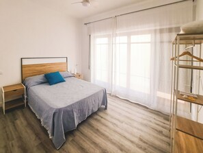 3 makuuhuonetta, silitysrauta/-lauta, vauvan matkasänky, ilmainen Wi-Fi