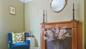 Interior - 2 bedroom accommodation in Penarth (Penarth)