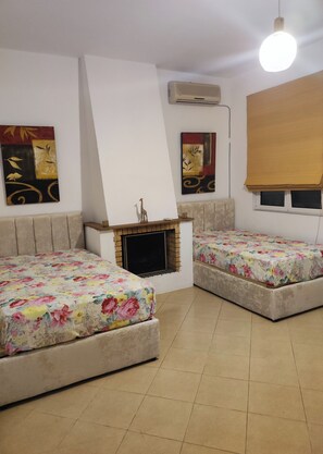 3 bedrooms, iron/ironing board, free WiFi