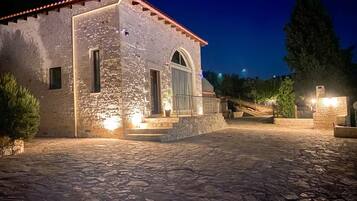 Villa, Multiple Beds, Patio, Valley View | In-room safe, iron/ironing board, free WiFi