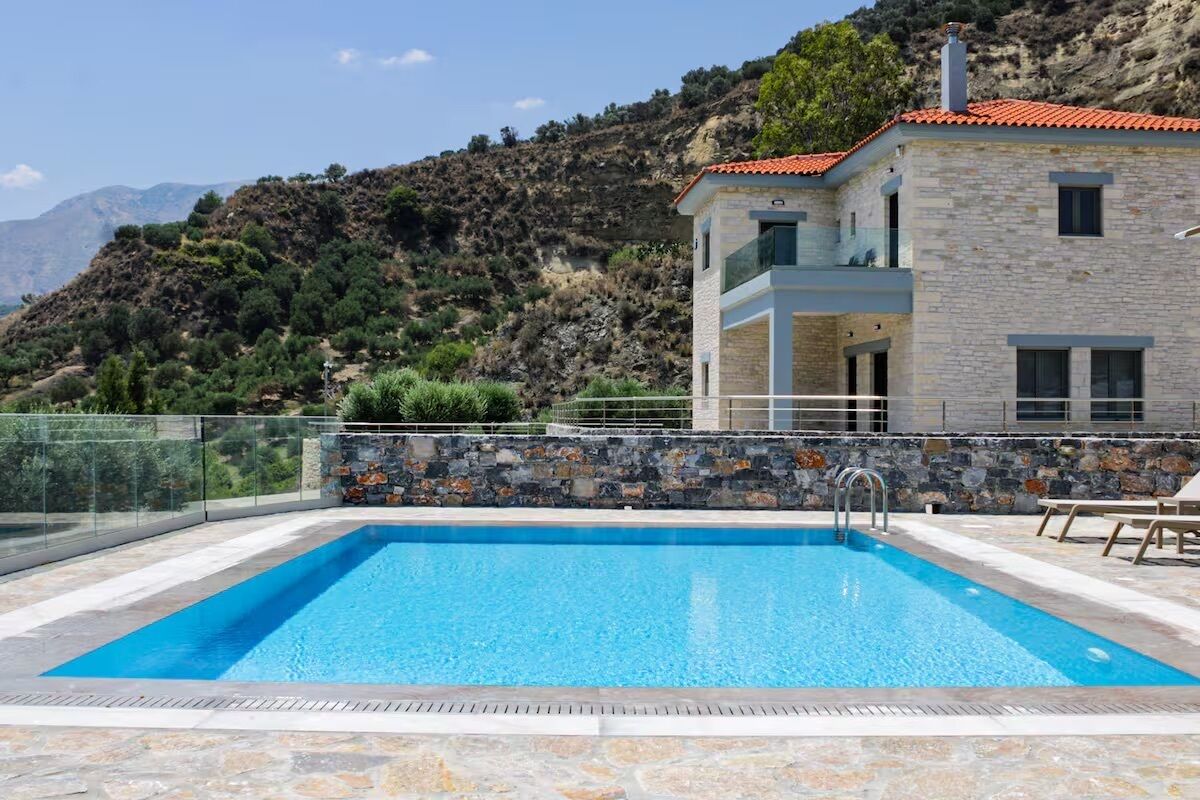 Seasonal outdoor pool, pool umbrellas