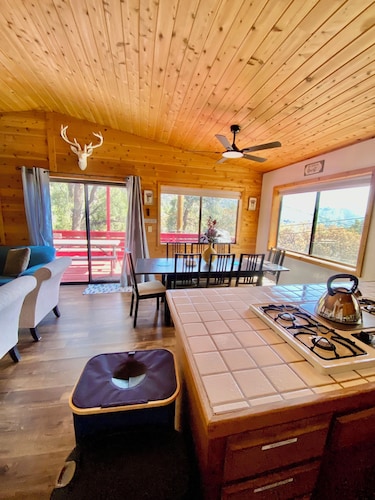 Family Cabin with Views, Fireplace & Deck - Near Hiking, off roading - Sleeps 14
