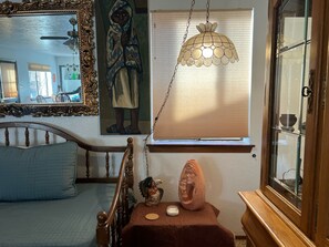 3 عدّة غرف نوم ومكواة/لوح كي وواي فاي وملاءات أسرّة