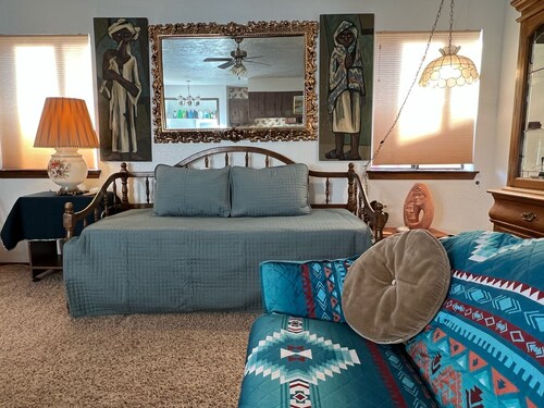 Stay@ Route 66 Great Divide Riders & Hikers R&R