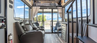 Tiny Home Lodge near Zion and Bryce National Park HotTub, Stargazing, Epic Views