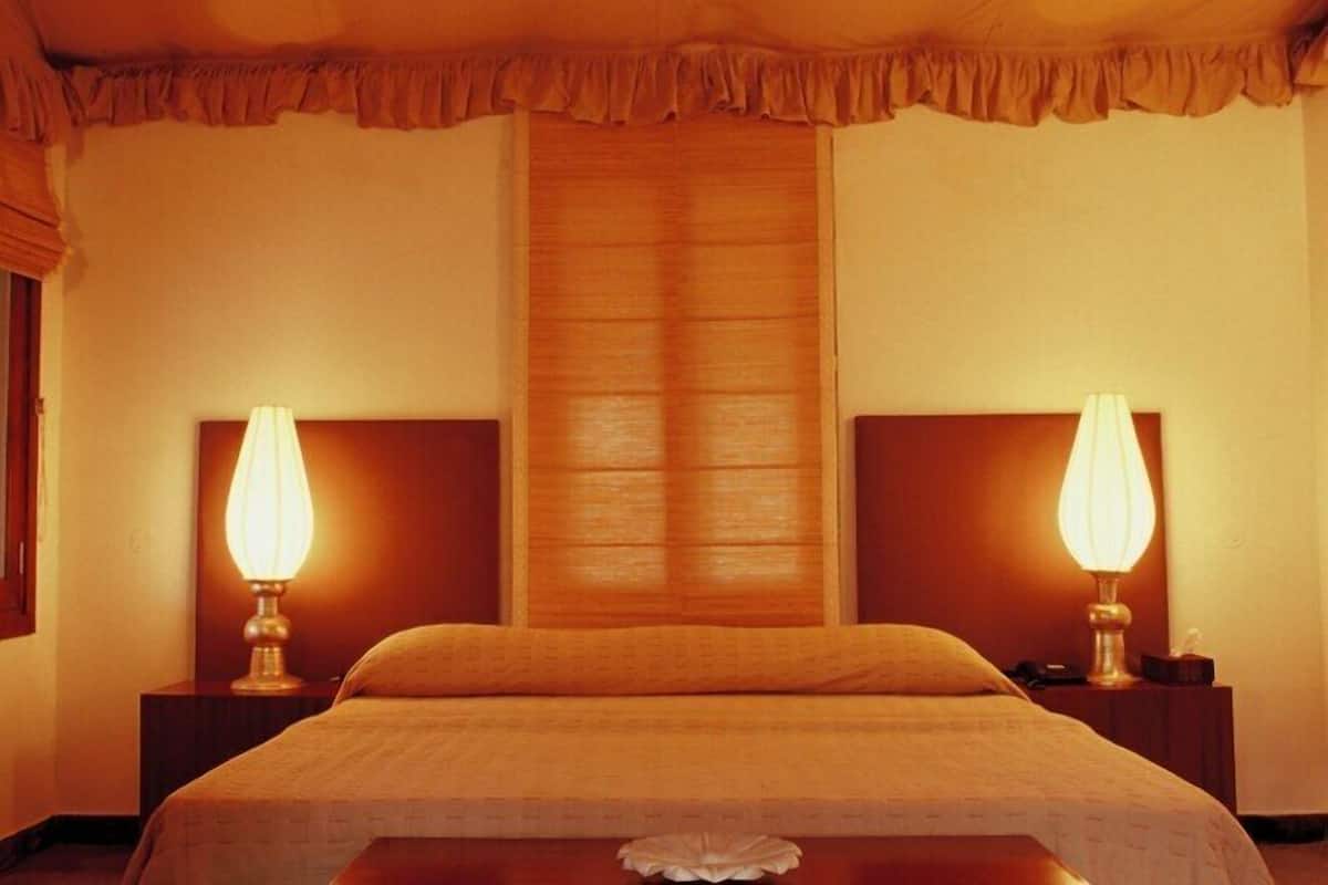 Cottage, Pool View | Desk, laptop workspace, free WiFi