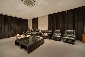 Bàn, khu vực làm việc phù hợp cho laptop 