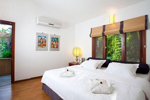 Desk, laptop workspace, free WiFi - Shreyas Retreat (Nelamangala)