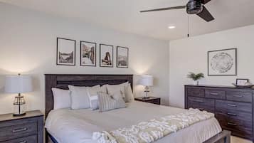 3 Schlafzimmer, Schreibtisch, Bügeleisen/Bügelbrett, Reisekinderbett