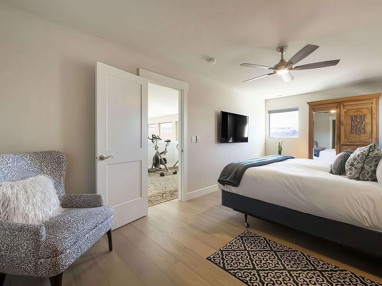 4 slaapkamers, een bureau, een strijkplank/strijkijzer, gratis wifi