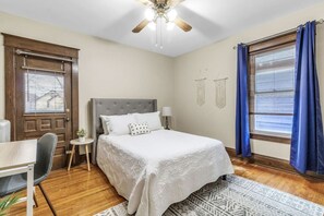 2 bedrooms, desk, iron/ironing board, WiFi