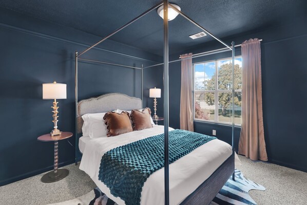 5 bedrooms, iron/ironing board, travel crib, WiFi