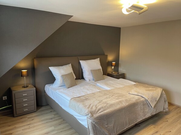 2 bedrooms, WiFi, bed sheets