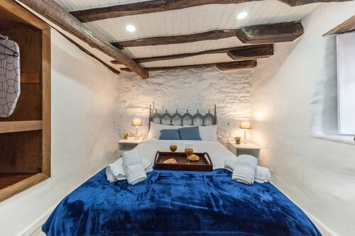 Charming Seaside Escape in Picturesque Cudillero