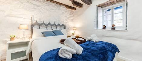 1 多间卧室、办公桌、熨斗/熨衣板、旅行婴儿床