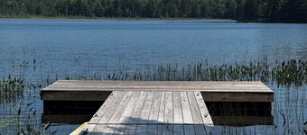 Blueberry Hill Lakeside Retreat. Family/pet friendly.