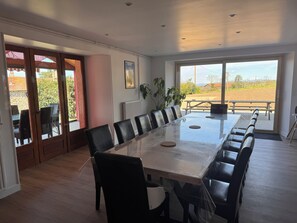 Dining - Gîte le dragou (Mazeyrat-d'Allier)