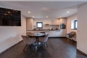 Microwave, oven, stovetop, dishwasher - Lara Holiday cottage (Eldetal)