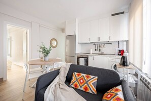 TV - Apartment in Sotrondio near the Nalon river (San Martin del Rey Aurelio)