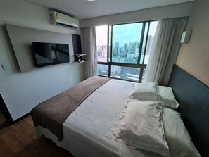 1 bedroom, in-room safe, desk, iron/ironing board