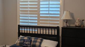 3 bedrooms, desk, travel cot, free WiFi