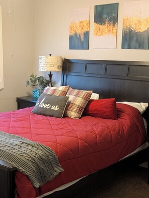 3 chambres, bureau, lit de bébé portatif, accès au Wi-Fi (inclus)