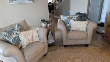 Smart-TV, Kamin, DVD-Player, Videothek