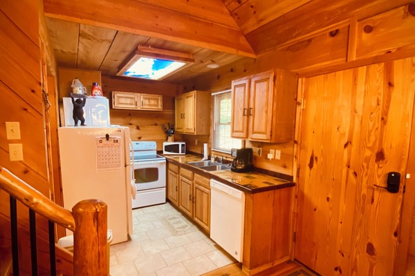 Microondas, horno, parrilla de estufa y lavavajillas