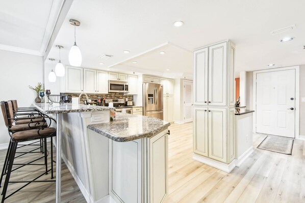 Fridge, microwave, oven, stovetop - Luxury Ocean & Pool View - Private Pool Walk out Access! (Indian Shores)