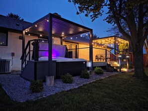 Outdoor spa tub - New! Family Retreat • Hot Tub & Fun country home! (Willard)