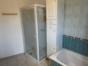 Hair dryer, towels, soap, shampoo