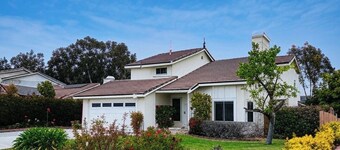 Modern 4bd/4ba Home with Luxurious Gym and Outdoor Oasis