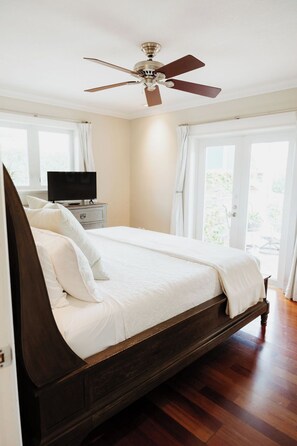 4 bedrooms, iron/ironing board, travel cot, WiFi