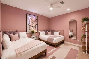 8 bedrooms, iron/ironing board, travel cot, WiFi - Loftline Social - 8BR | 6BA | Sleeps 20 (Nashville)