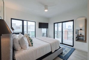 8 bedrooms, desk, travel crib, WiFi