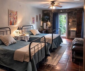 4 dormitorios, tabla de planchar con plancha, wifi y ropa de cama