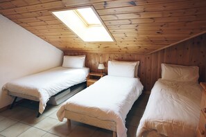 3 bedrooms, free WiFi, bed sheets