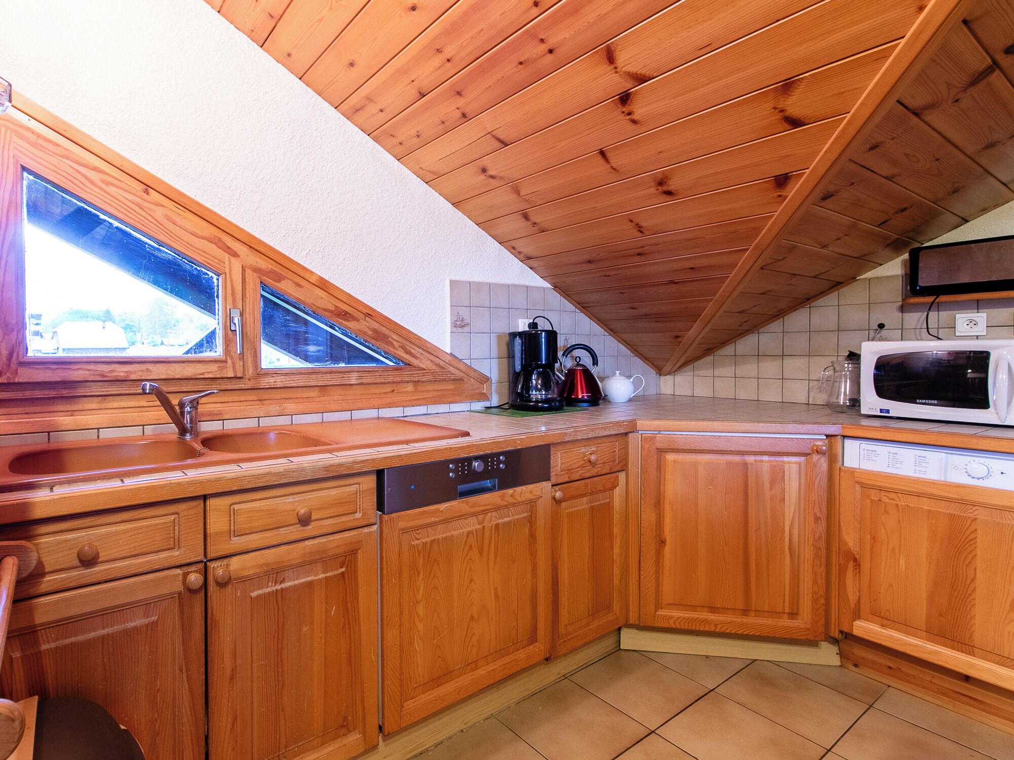 冰箱、微波炉、烤箱、炉灶