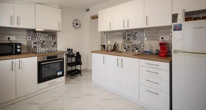 Καλώς ήρθατε στο Artemis House, στην καρδιά της Γαρίτσας Κέρκυρας!