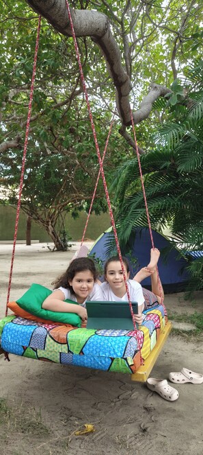 Chalet Deluxe, vue jardin | Espace pour enfants