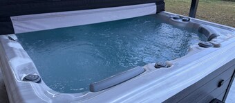 Looking for 30 days or more contact me via VRBO for special pricing. Hot Tub